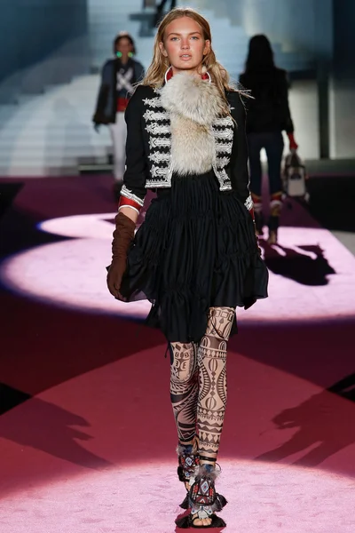 Look 12